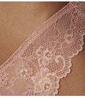 Triumph - Tempting Lace Brazilian String – pudrowy róż - koronkowe majtki typu string